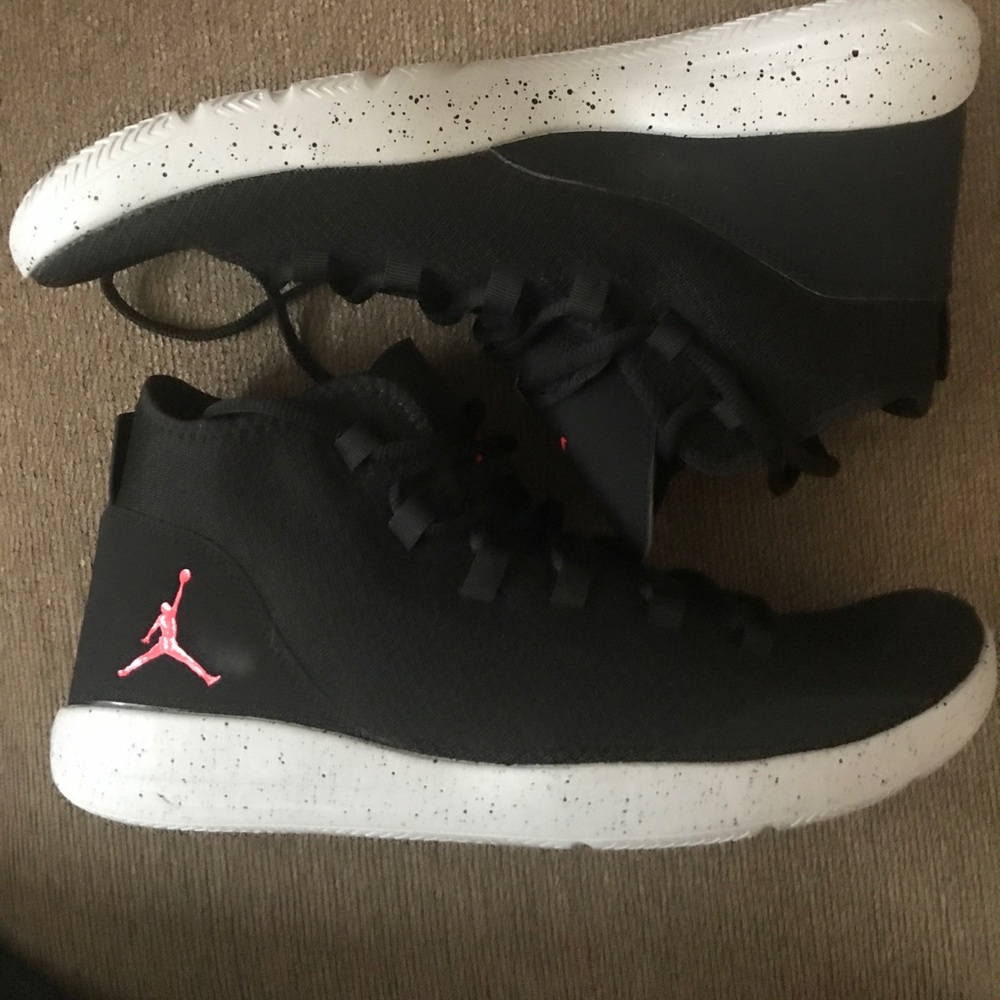 Jordan FlyKnit Reveal