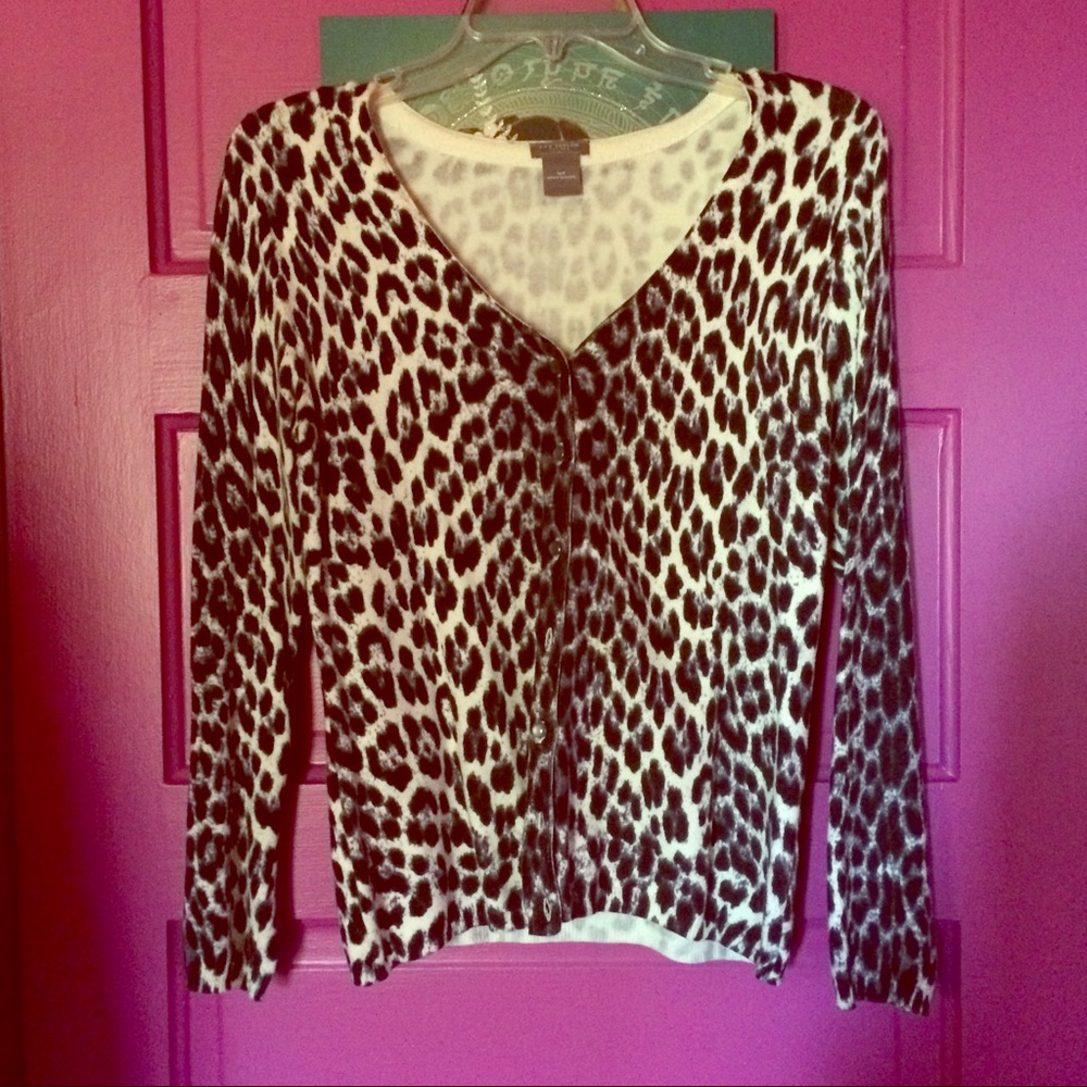 💚2 for $20💚 leopard print cardigan!