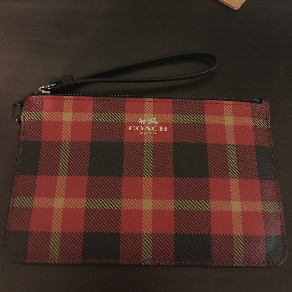 🎉FINAL MARKDOWN🎉 Coach Wristlet/Wallet