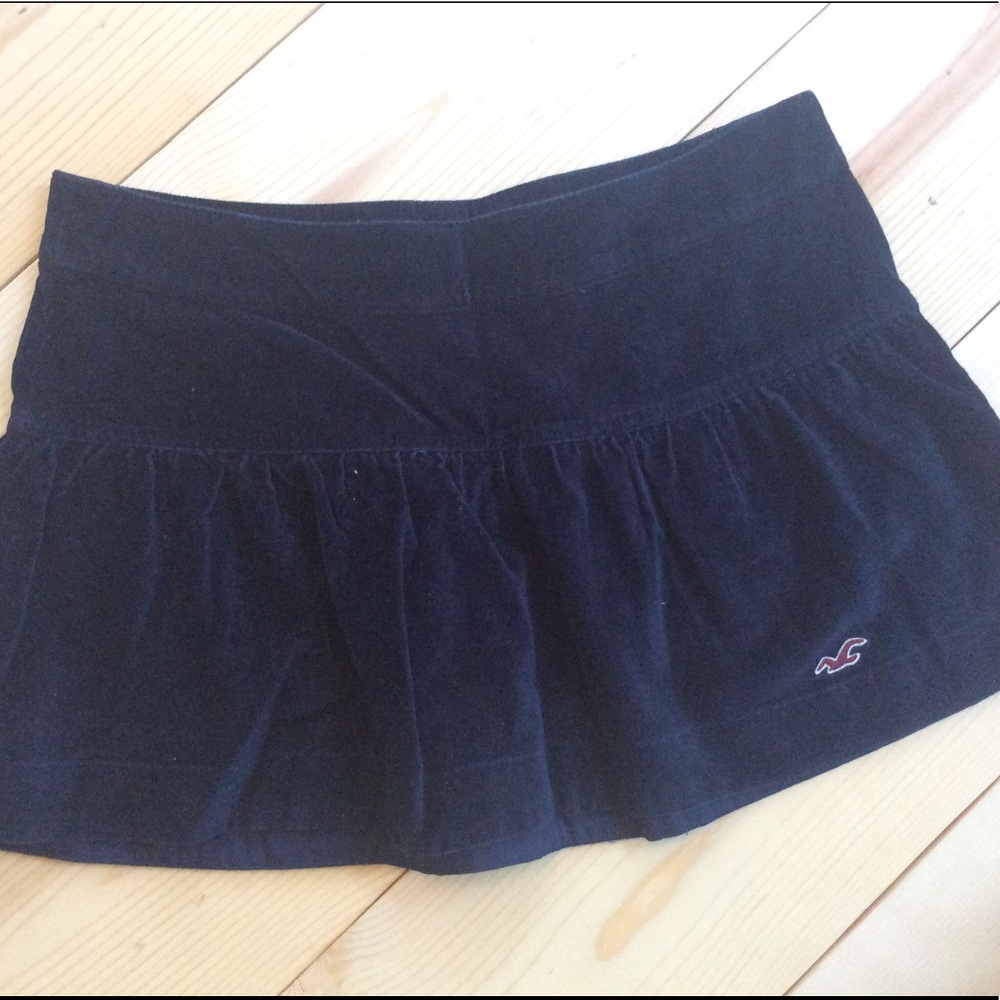 NEVER WORN! Hollister navy velvet cotton skirt