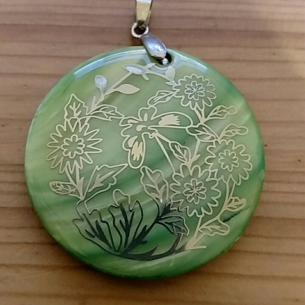 🔵Large green marbled pendant