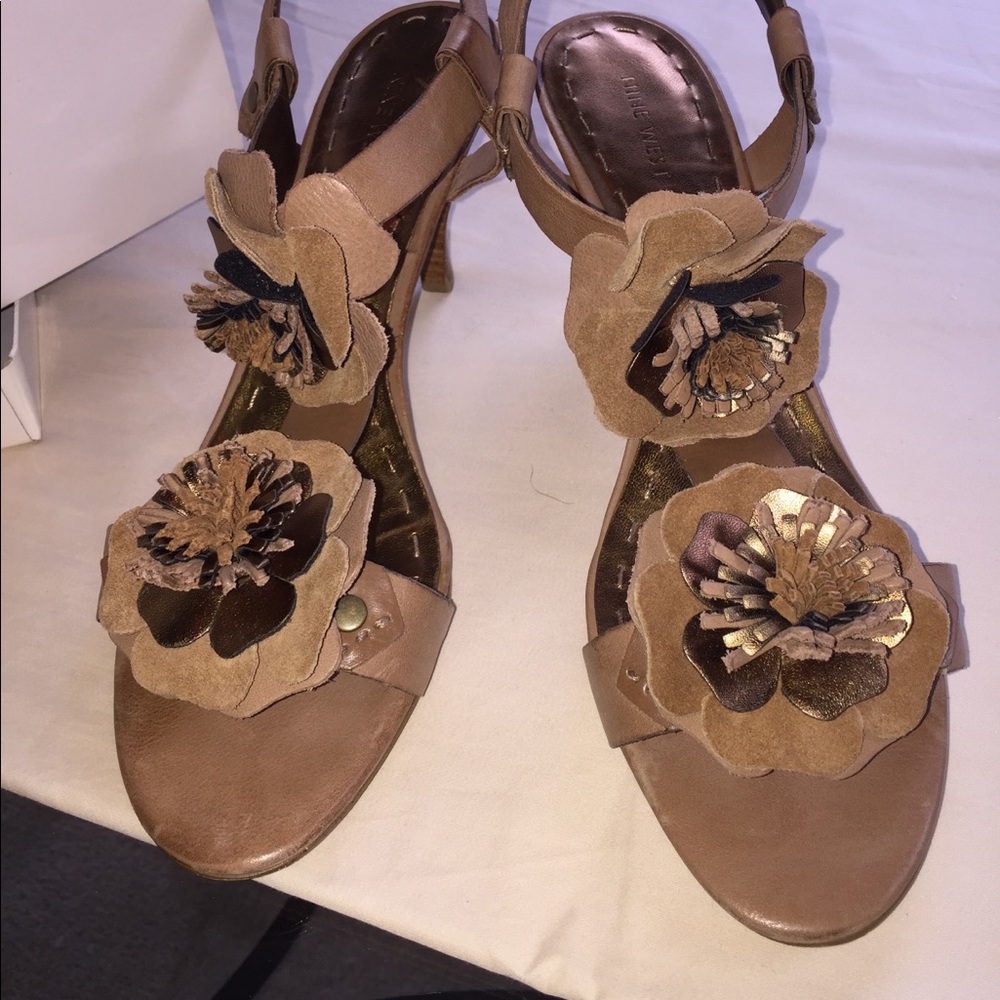 Leather/suede floral Sandal