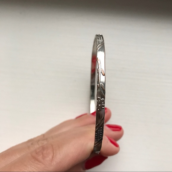 Vintage silver floral stacking bangle bracelet - Picture 4 of 5