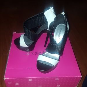 Size 7 stilettos