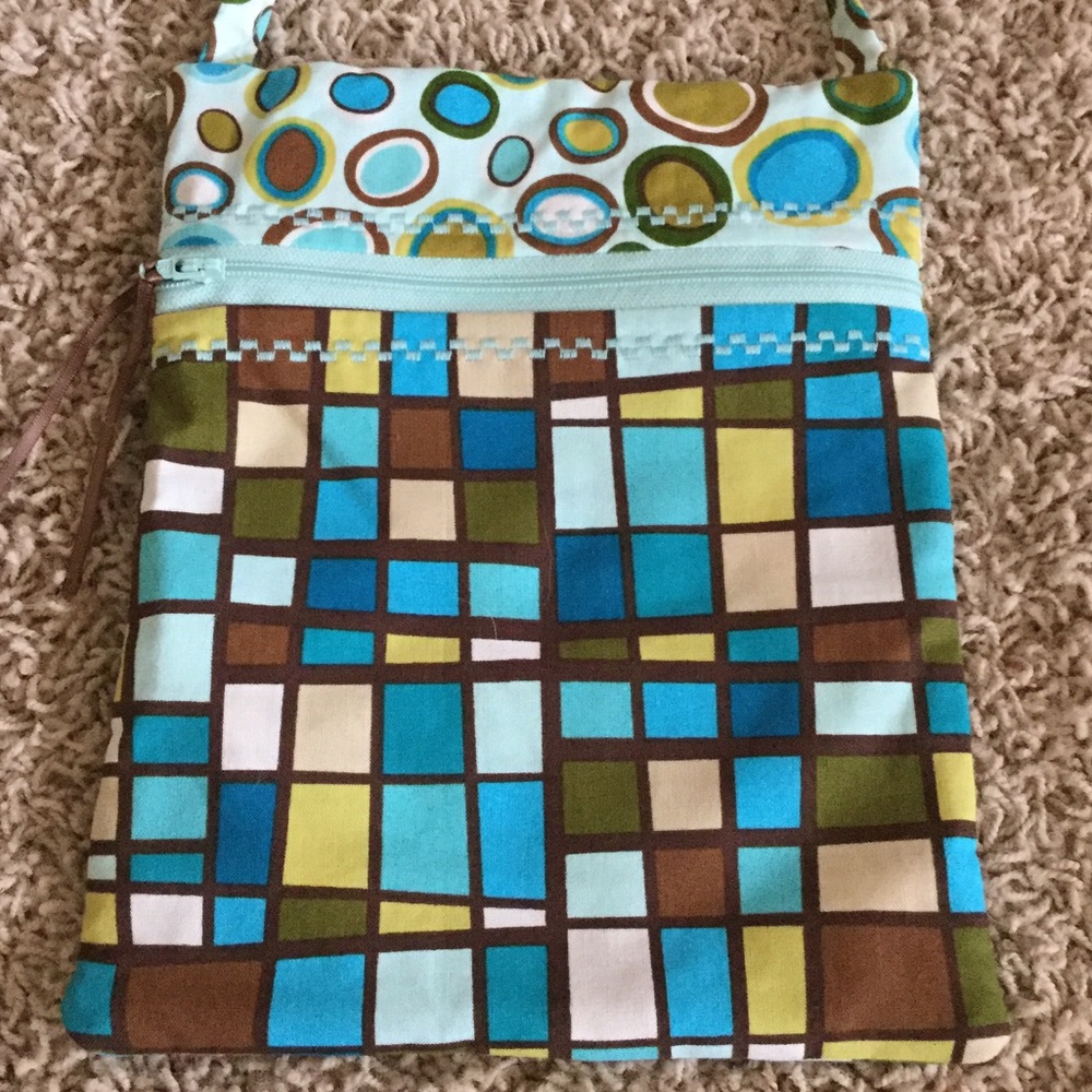 Retro Print Crossbody Zipper Bag