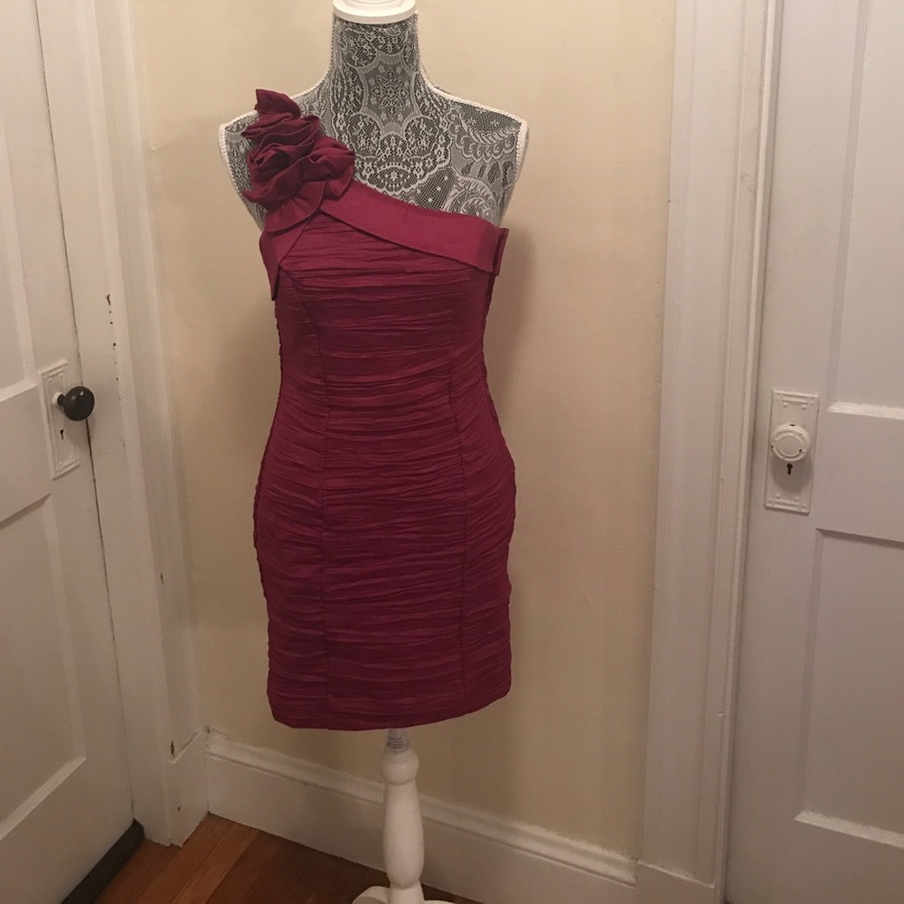 Girls night out! One shoulder fuchsia dress