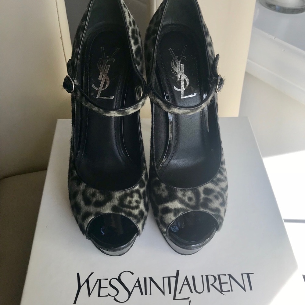SOLD!  YSL Tribute Pump! 100% Authentic!!