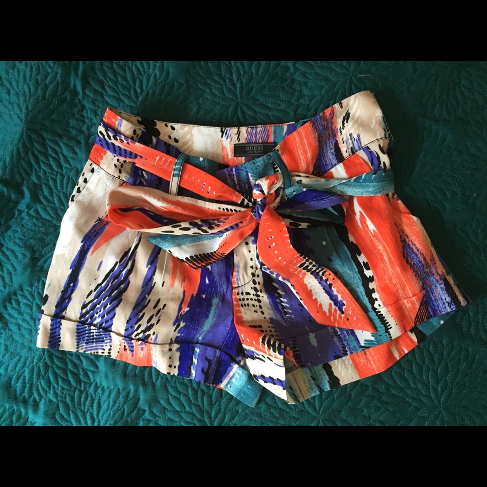 Guess Multi-colored printed shorts