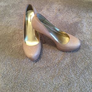 Zigi sogo nude platform heels