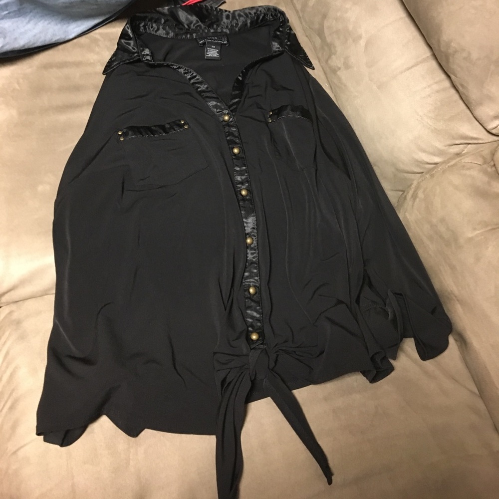 Black long sleeve shirt