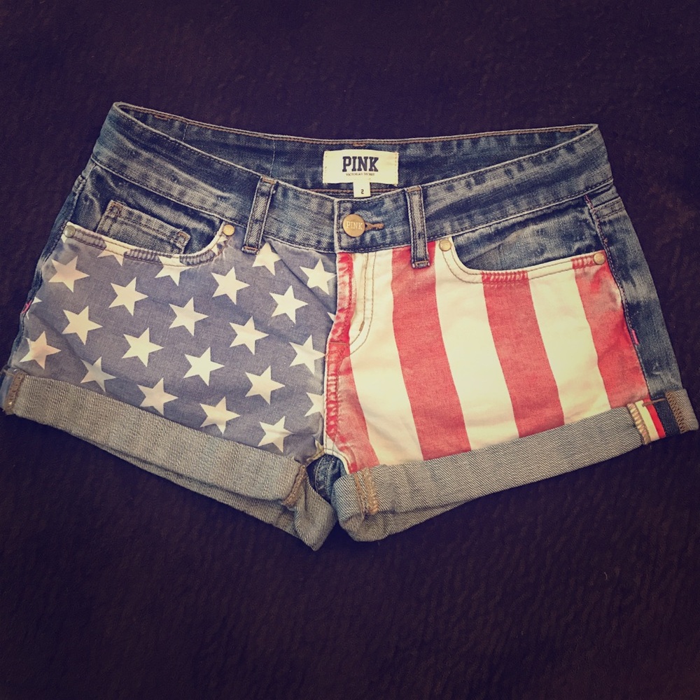 Limited edition Pink (VS) shorts size 2 🇺🇸