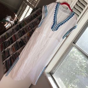 White vineyard vines cover up