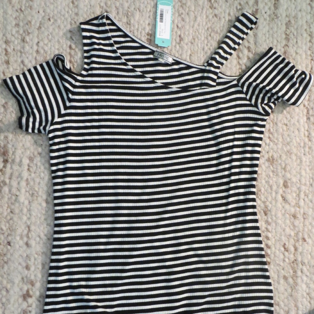 NWT FROXX Stitchfix COLD SHOULDER Striped Top Larg