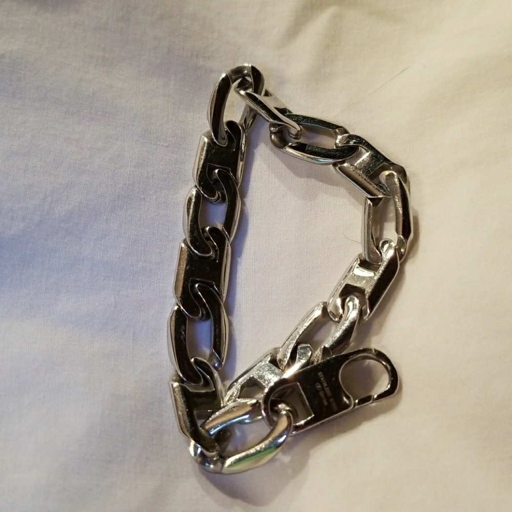 Stainless Steel bracelet, wide flat links.