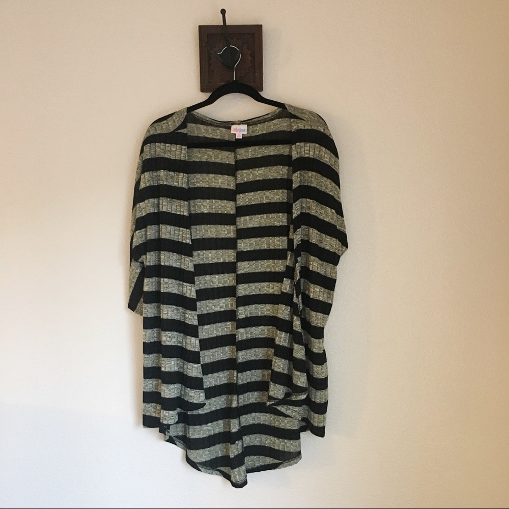 {LuLaRoe} Striped Lindsay
