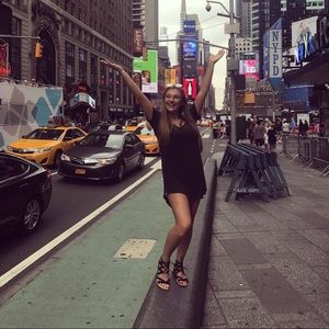 Meet your Posher, Alexis