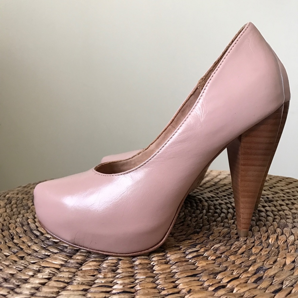 Platform Pump nude color