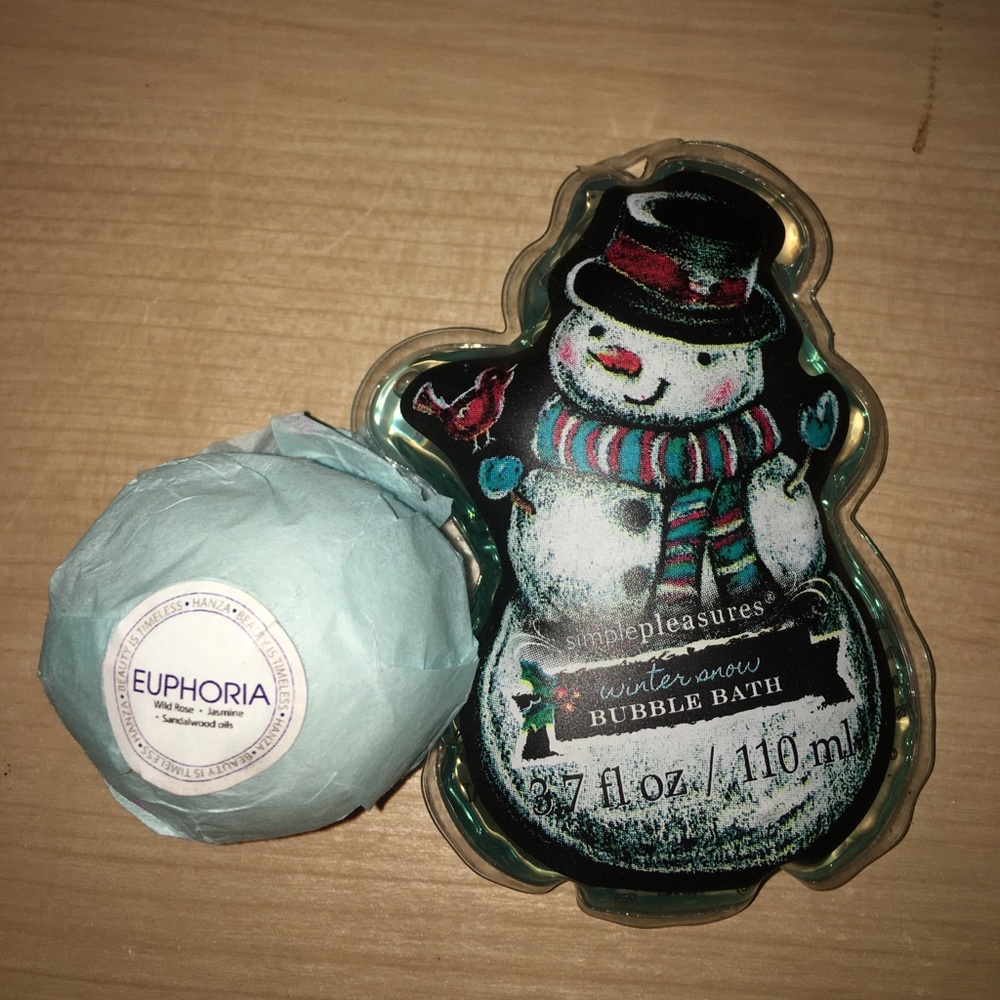 BUBBLE BATH AND BATH BOMB BUNDLE
