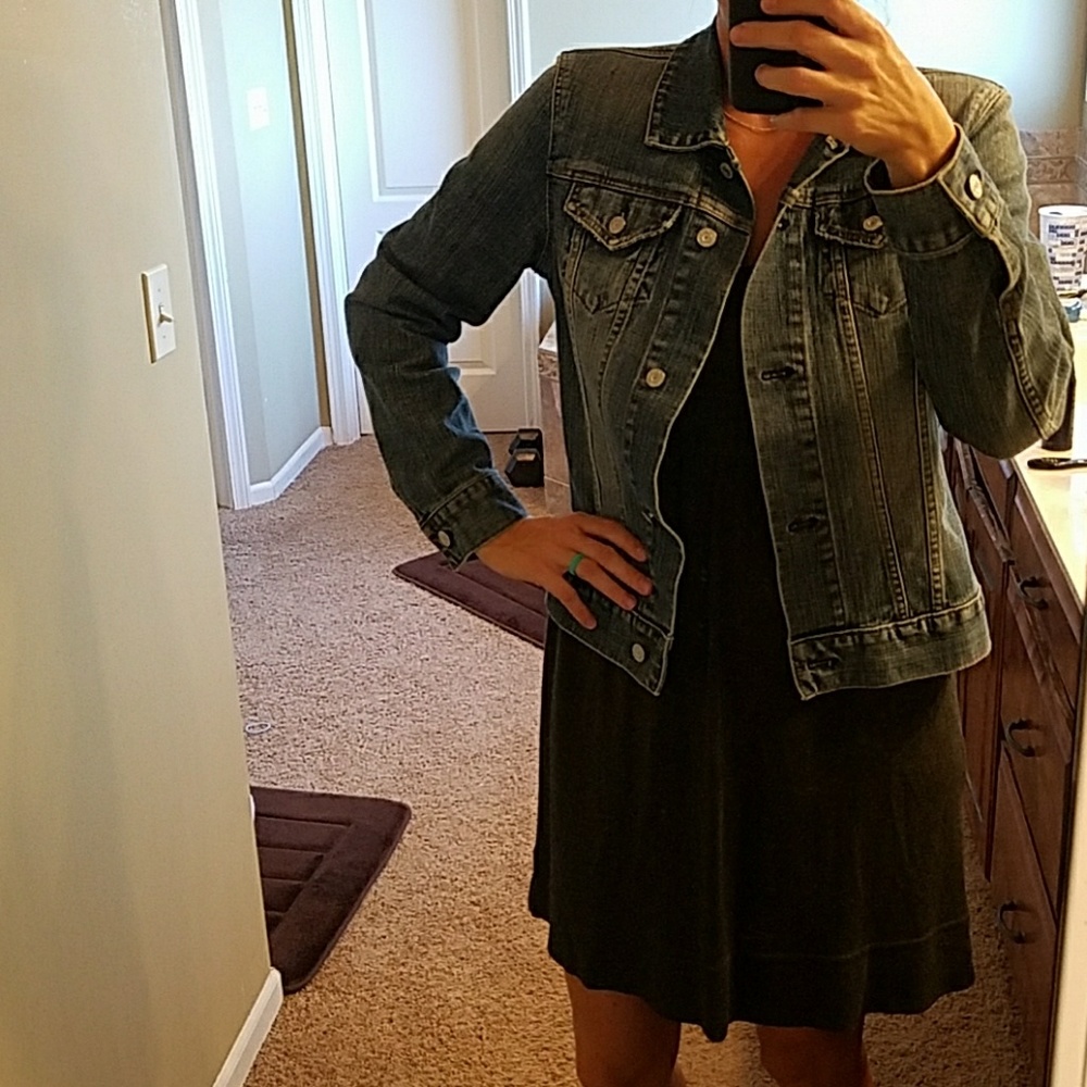 Gap distressed stretch denim jean jacket