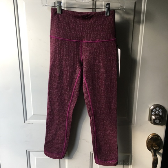 NWT Lululemon Transcend Crop - Picture 2 of 8
