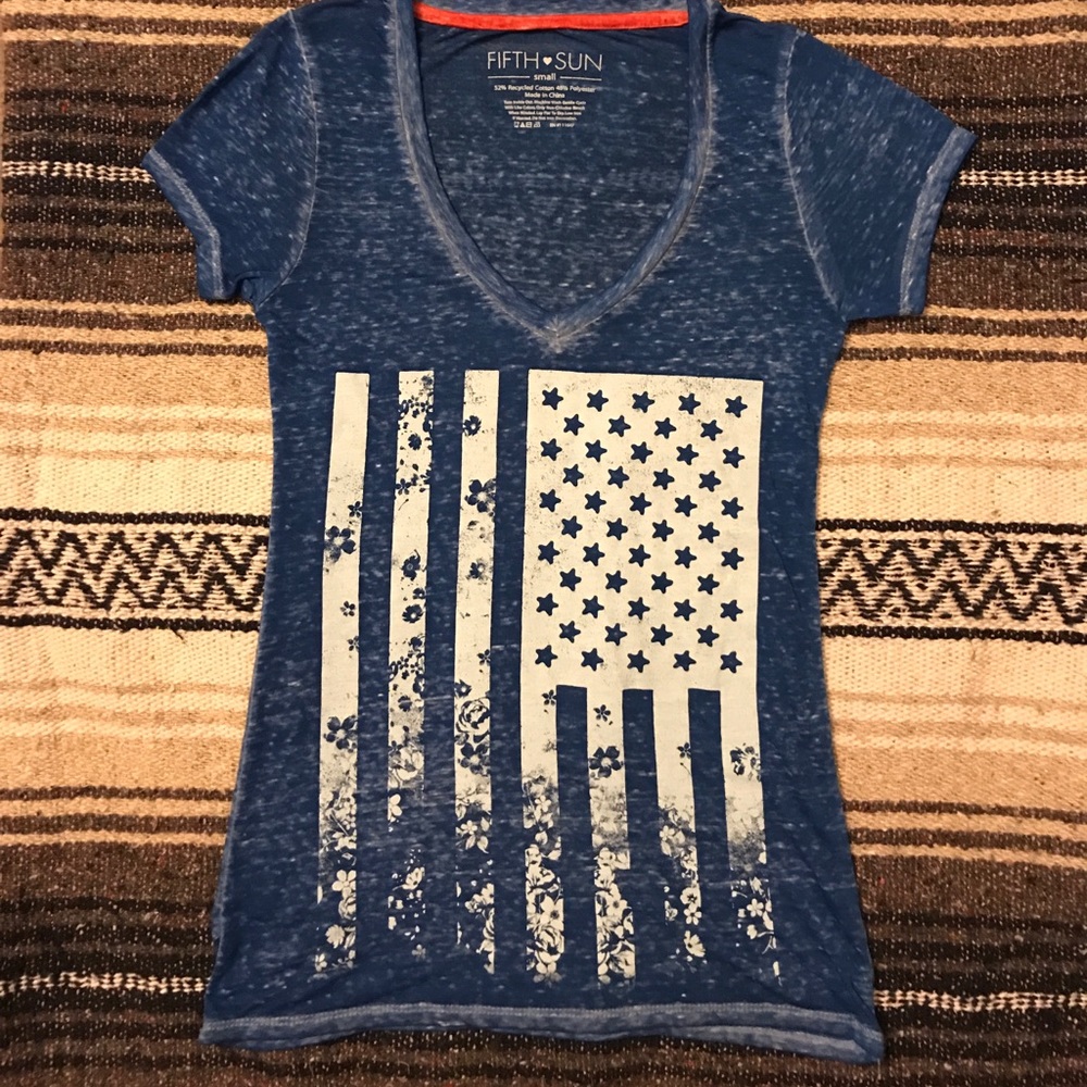 Fifth Sun Tee Size Small