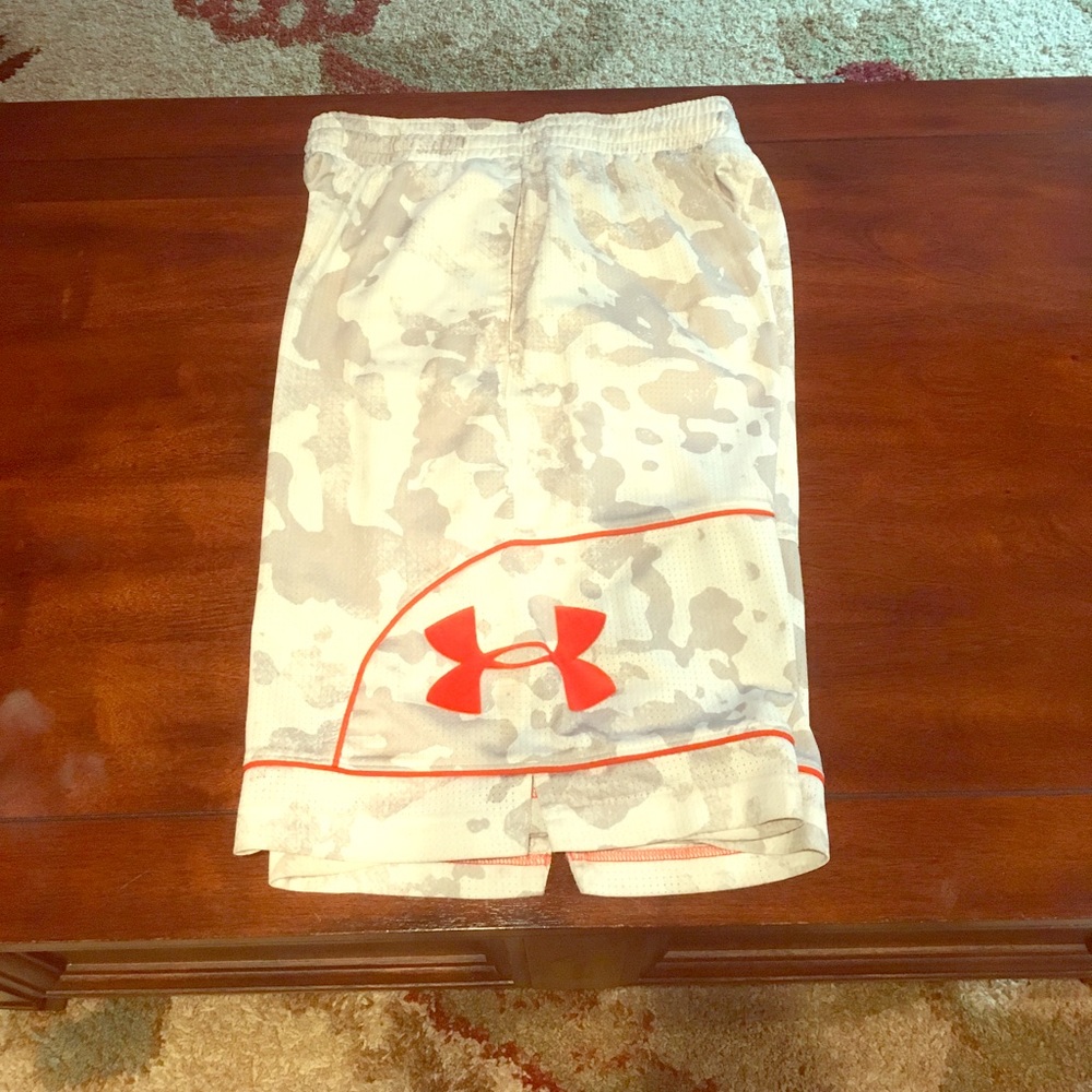 White camo Under armour shorts