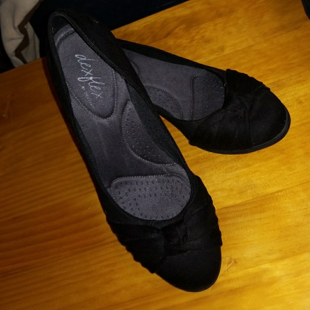 Beautiful short clog heal dress shoes