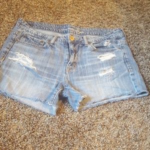 Distressed shortie