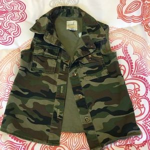 Toddler girl's camo vest