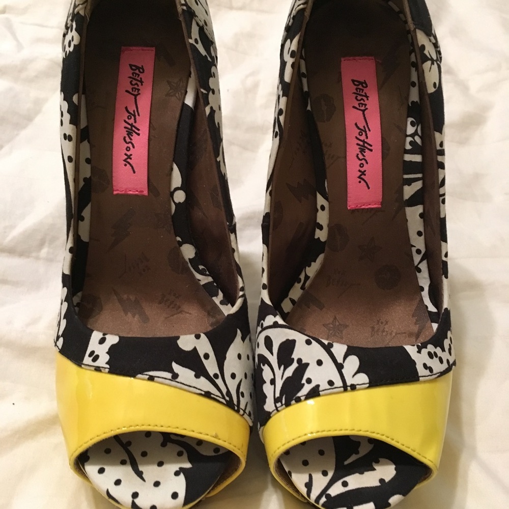 Betsey Johnson yellow and black high heels