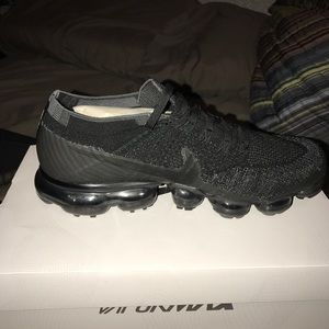 Triple black vapor maxes
