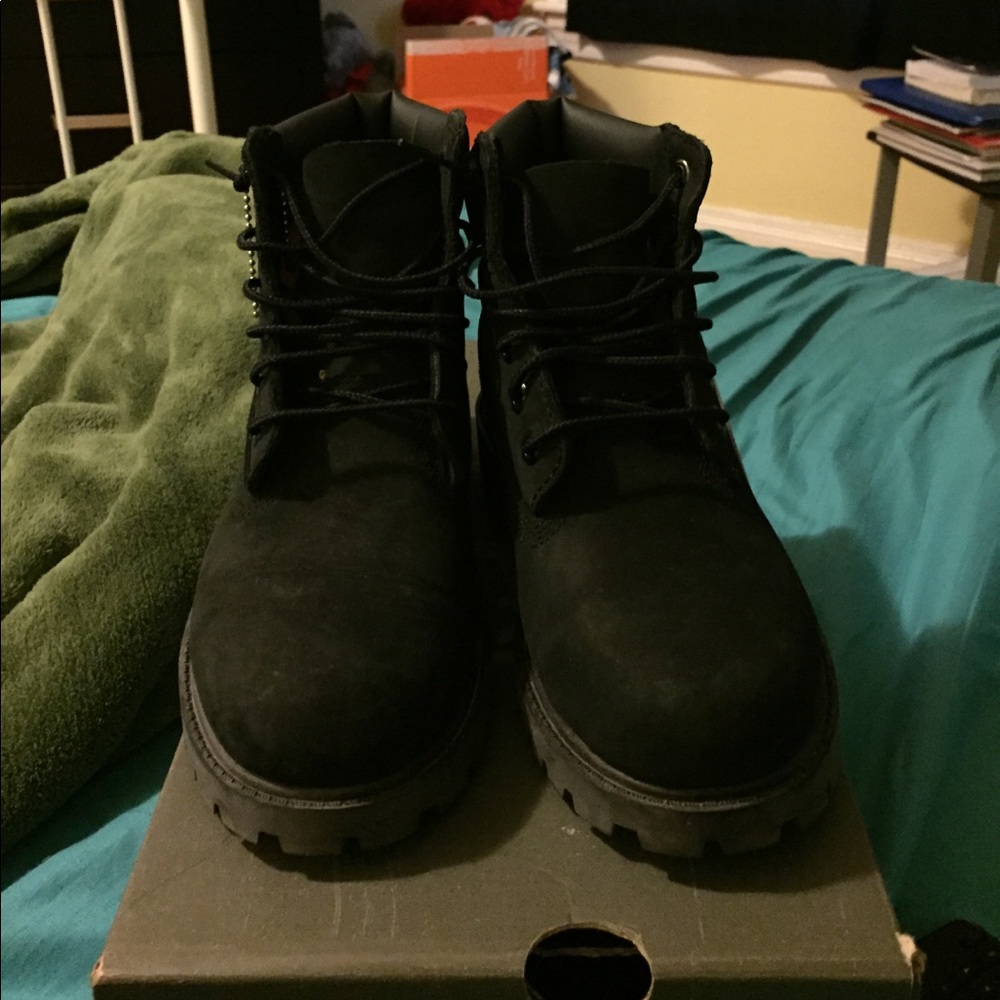 Black timberland boots