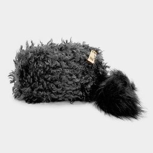 Fuzzy Pom Clutch