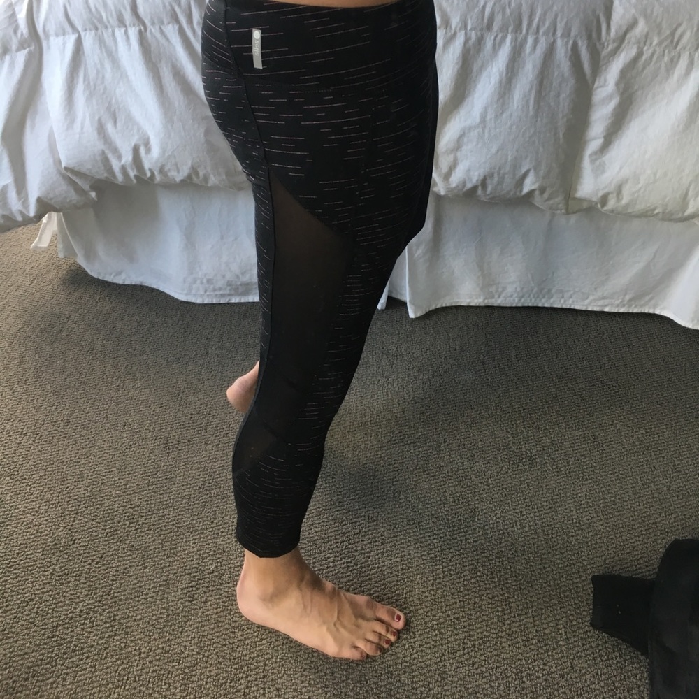 Zella Capris - Picture 6 of 7