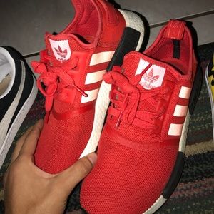 Red nmds
