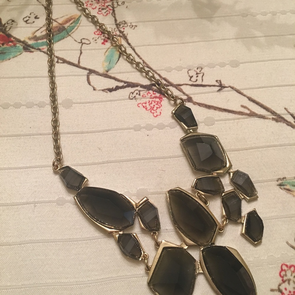 Geometric statement necklace