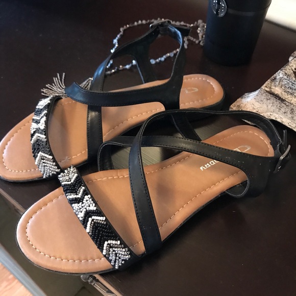Sandals - Picture 2 of 4