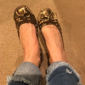 B. Makowsky bronze ballet flats NEW