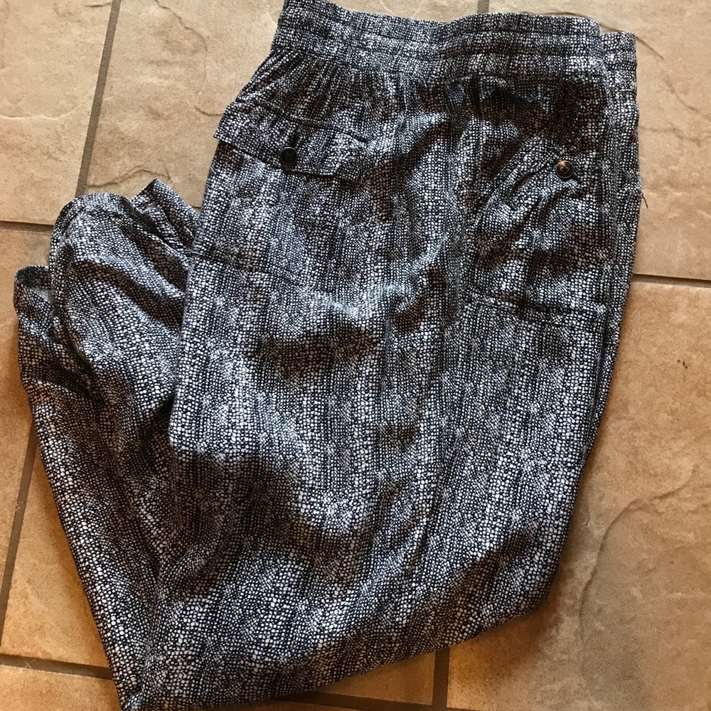 Black & white print joggers
