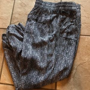 Black & white print joggers