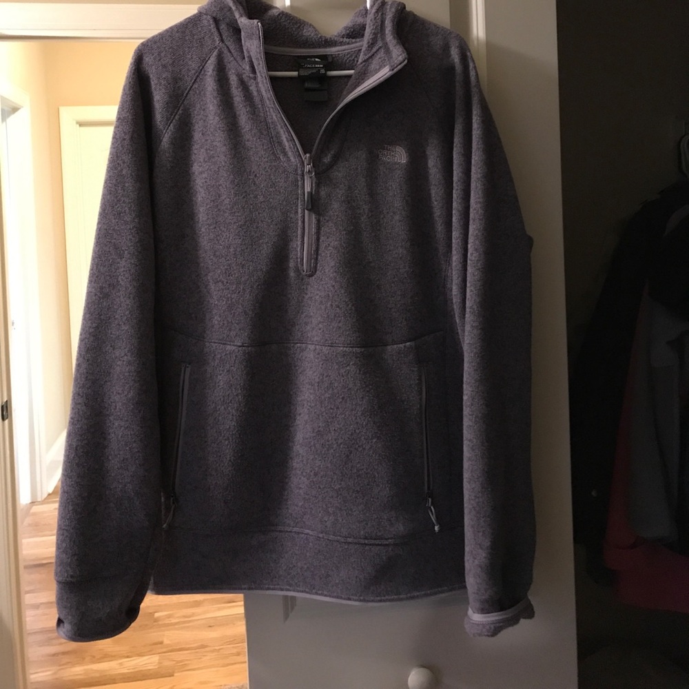 Women’s north face pullover
