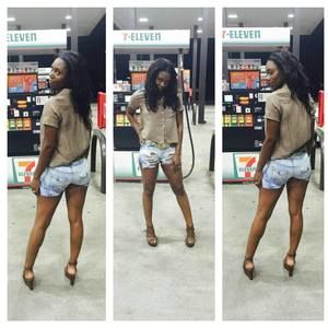 Meet your Posher, Ebony