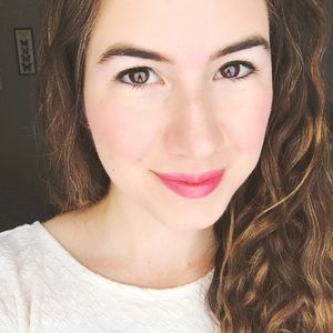 Meet your Posher, Claire