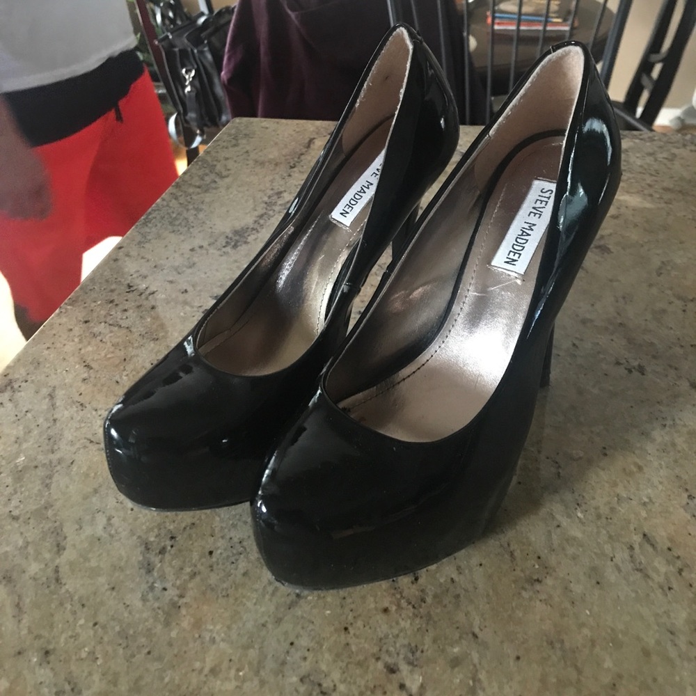 Patent leather shoes