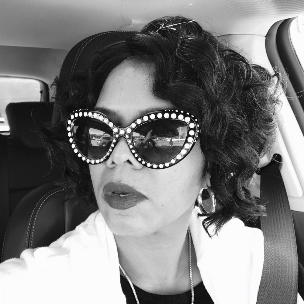 Meet your Posher, Dominica