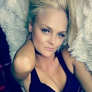 Meet your Posher, Evelin