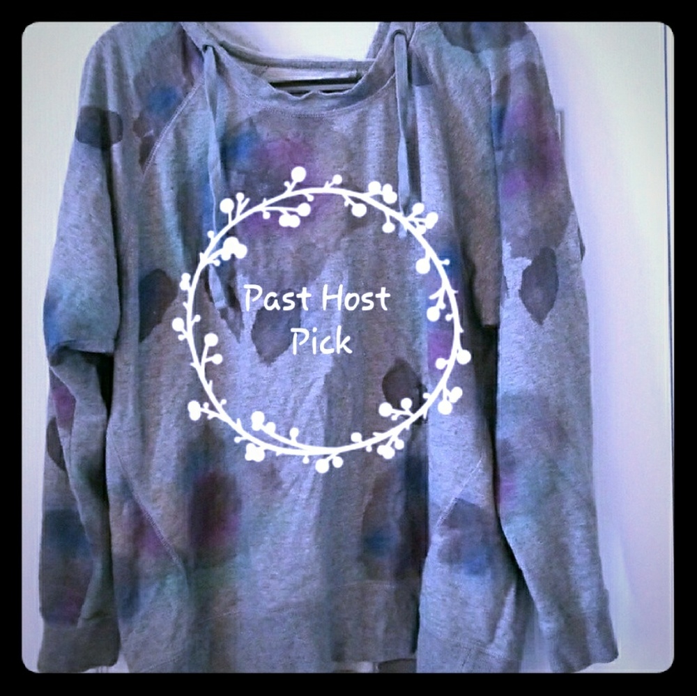 Priced to sell🏵SUPER CUTE🏵Light hoodie
