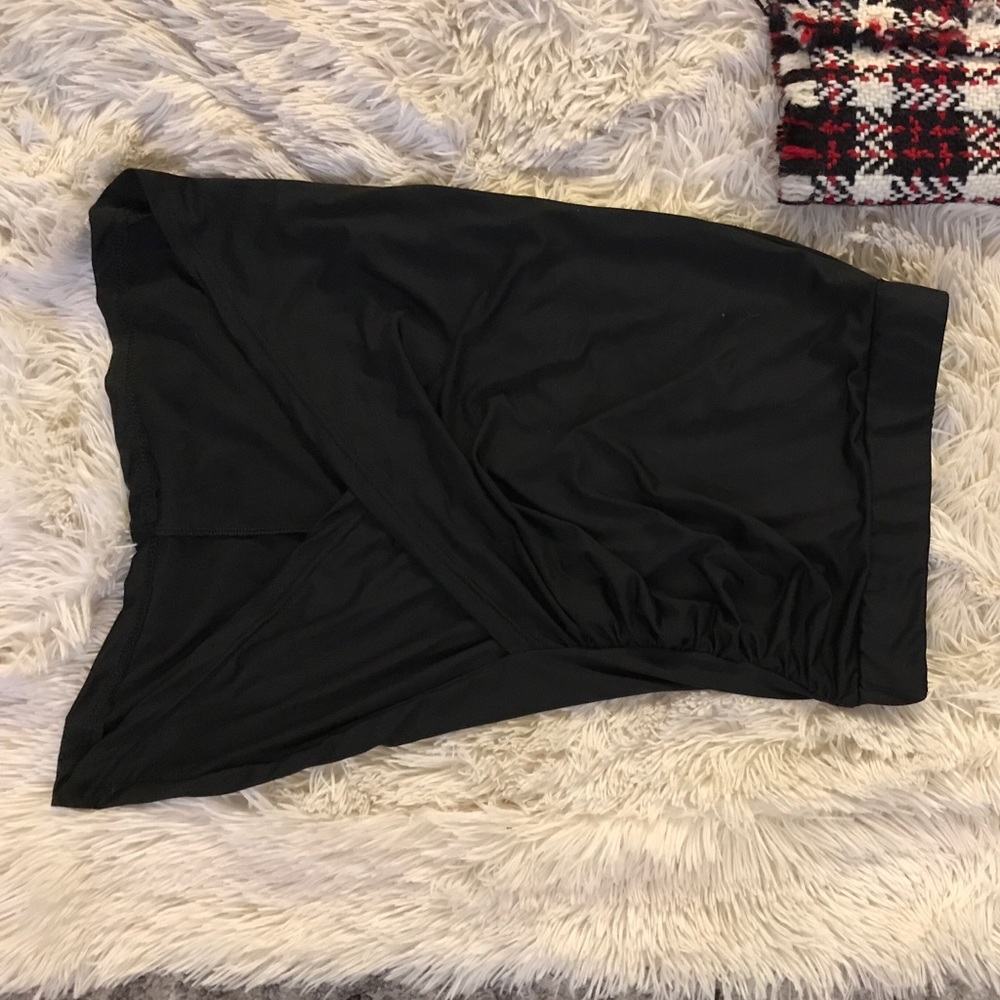 Skirts - Picture 2 of 4