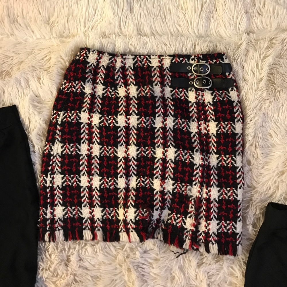 Skirts - Picture 3 of 4