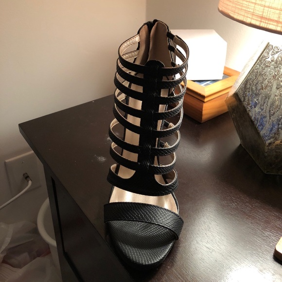 Black zip up open toed heel - Picture 2 of 2